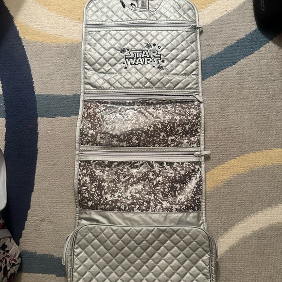 NWT Vera Bradley Metallic Silver Travel Organizer - Picture 2 of 3